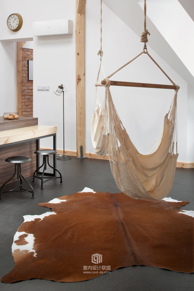 历史悠久的老楼改造的LOFT-7