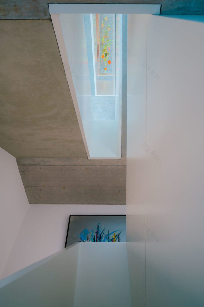 色彩螺旋楼梯,自然元素与建筑设计的完美融合-32