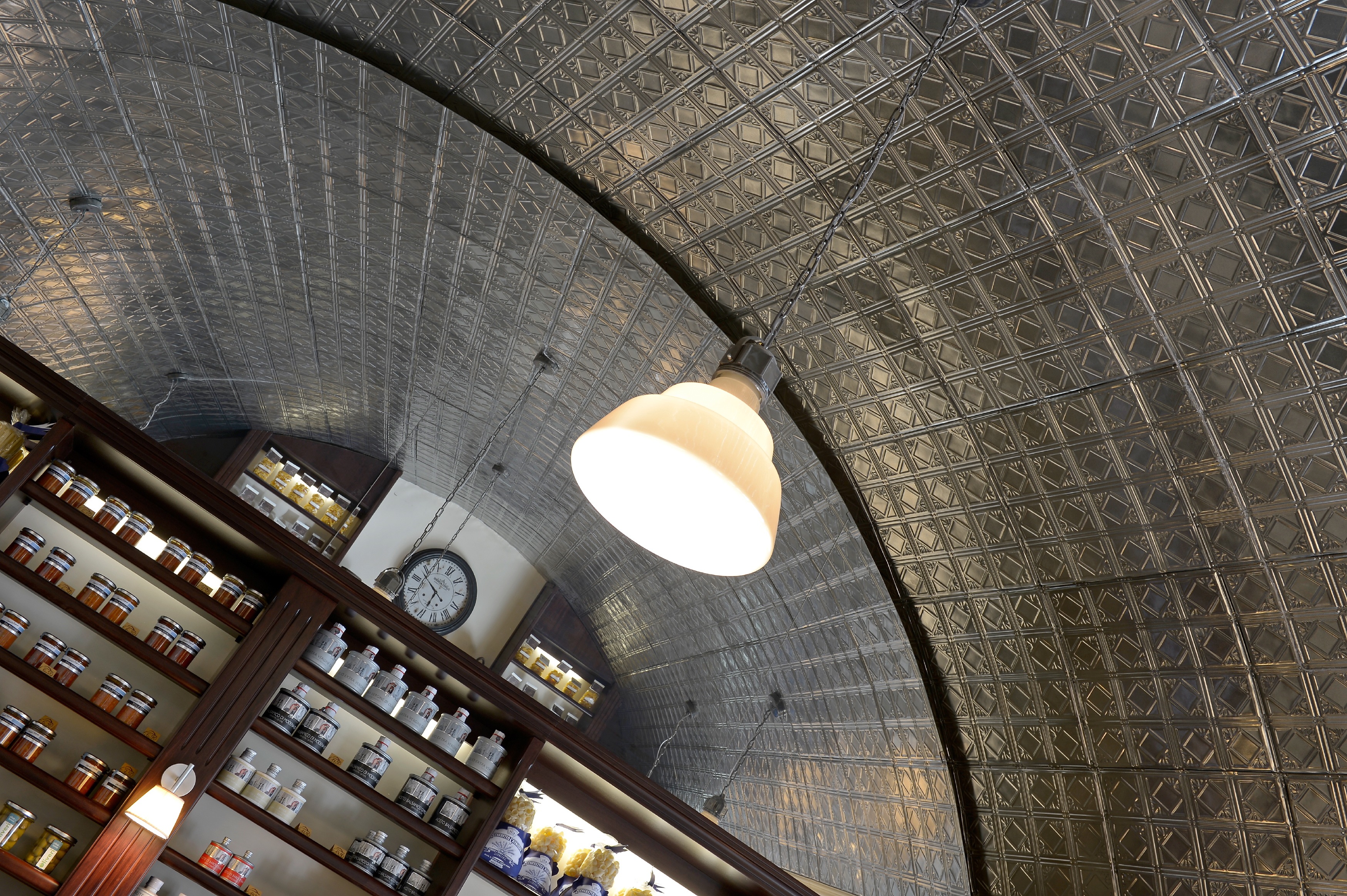 Memento Gustus 餐厅 | 复古风格与现代设计的完美结合-9