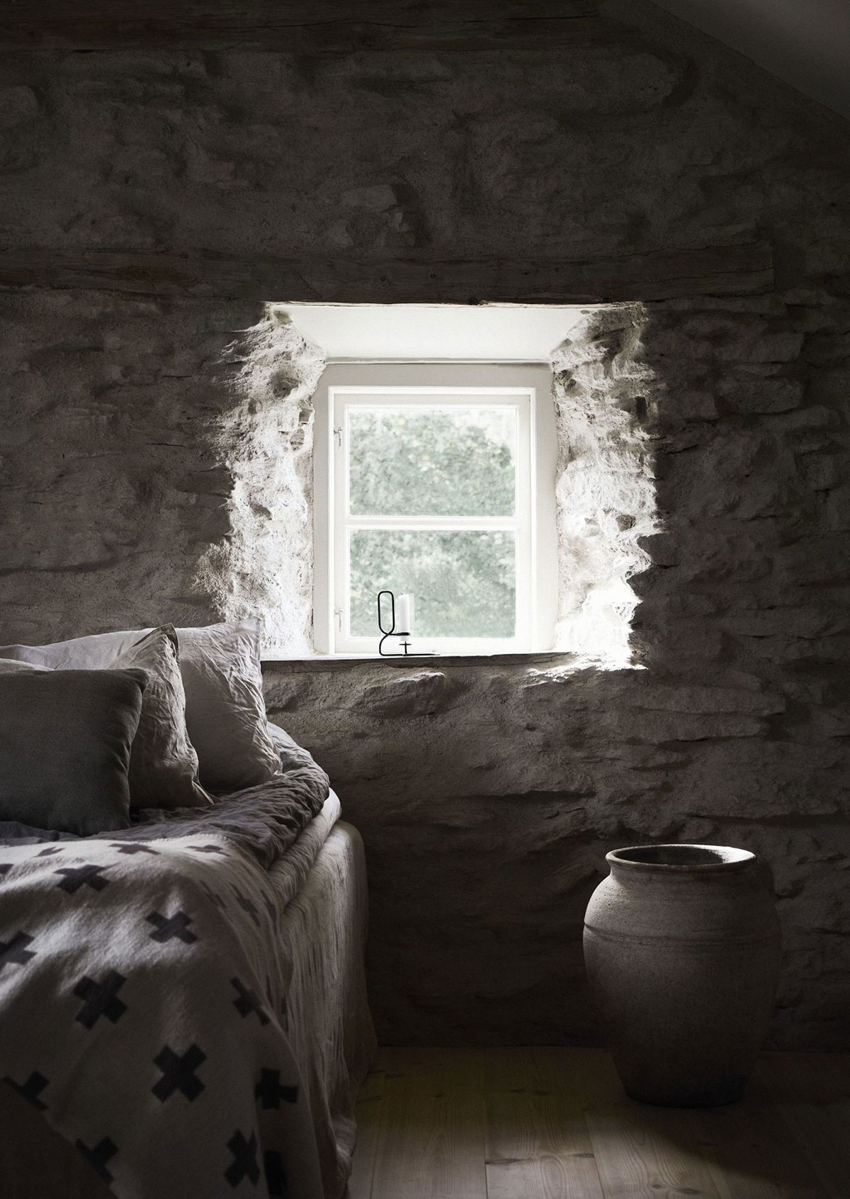 瑞典哥特兰岛的石制别墅 | 回归自然的摩登北欧风-18