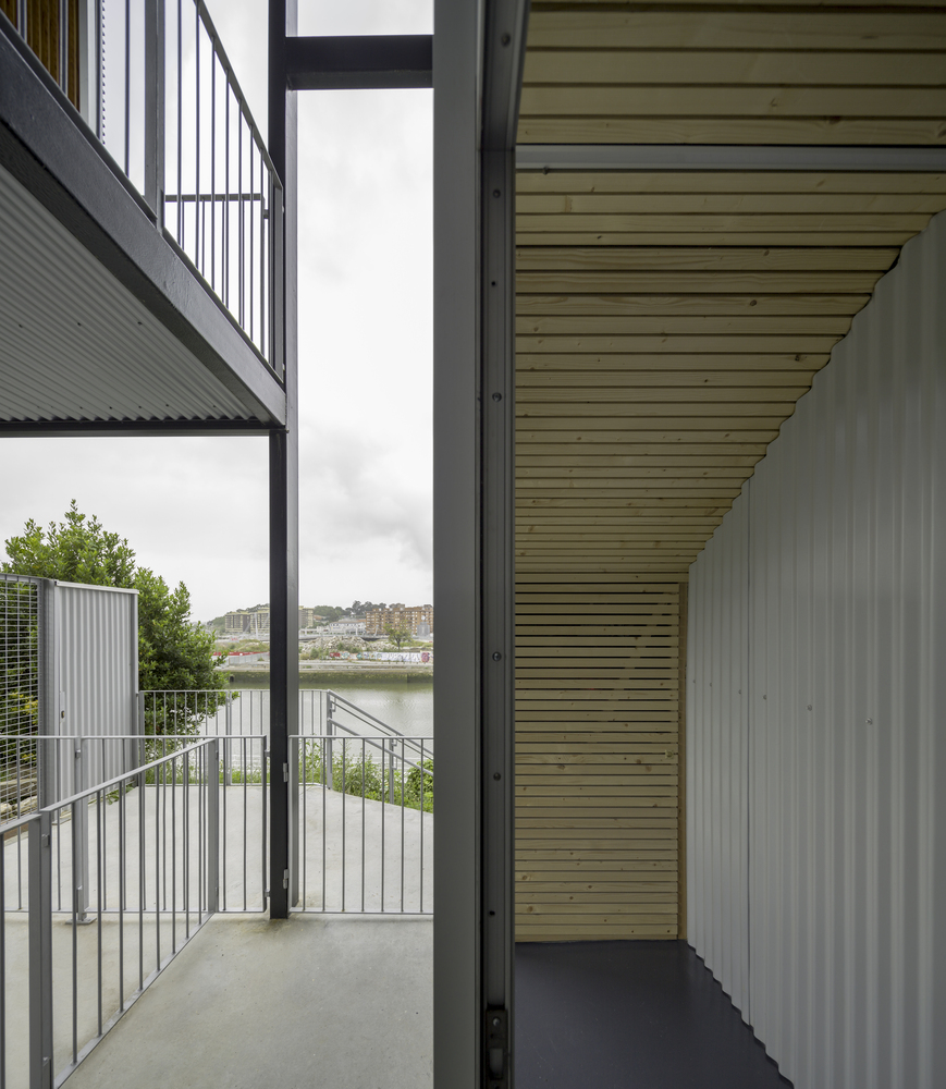 河滨重生 · 2A Dique 街老建筑翻新丨西班牙丨Behark-44