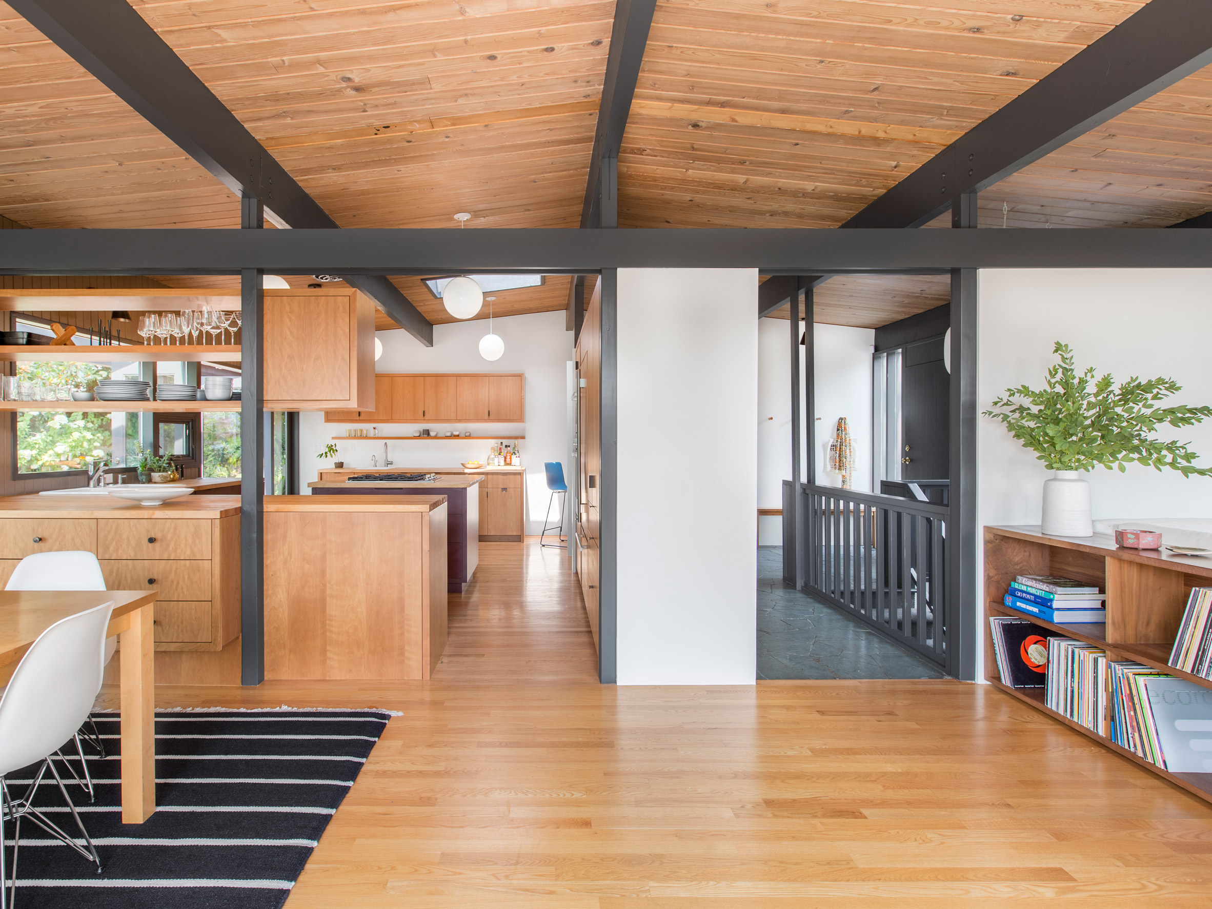 Mid-century home in Seattle undergoes sensitive restoration by SHED-2