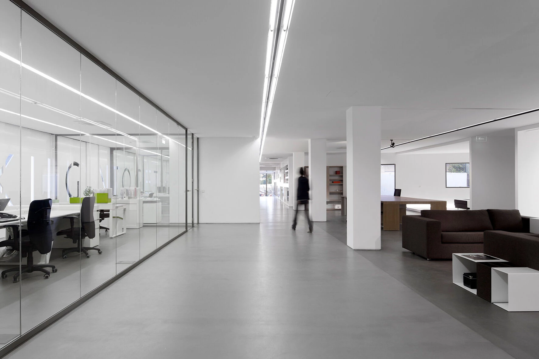 Famo Porto 展厅改造丨葡萄牙波尔图丨Moura Martins Arq.-17