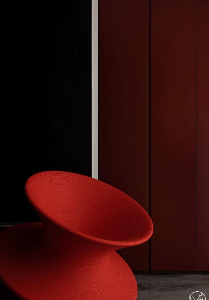 清羽设计丨平层丨粉色楼梯紫色墙壁酷炫星球-17