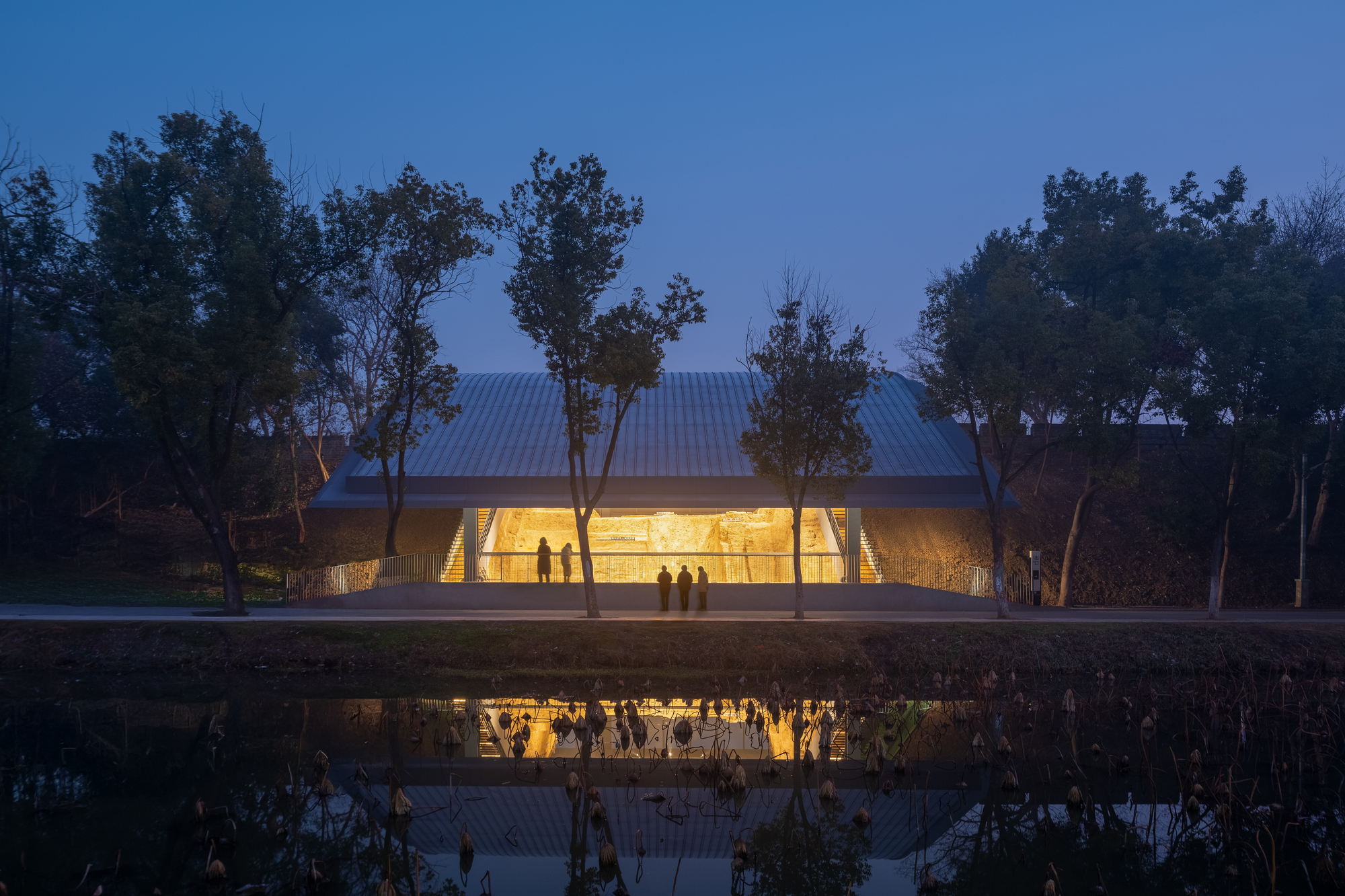 Jingzhou City Wall Archaeological Site Exhibition Pavilion / Qing Studio-46