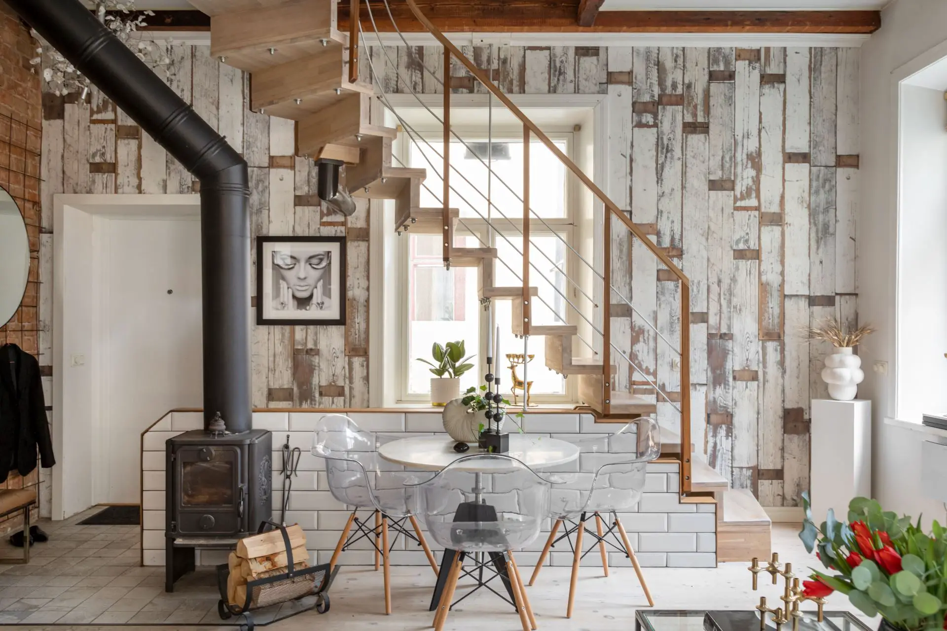 1905 年瑞典老建筑的现代温馨小屋-5