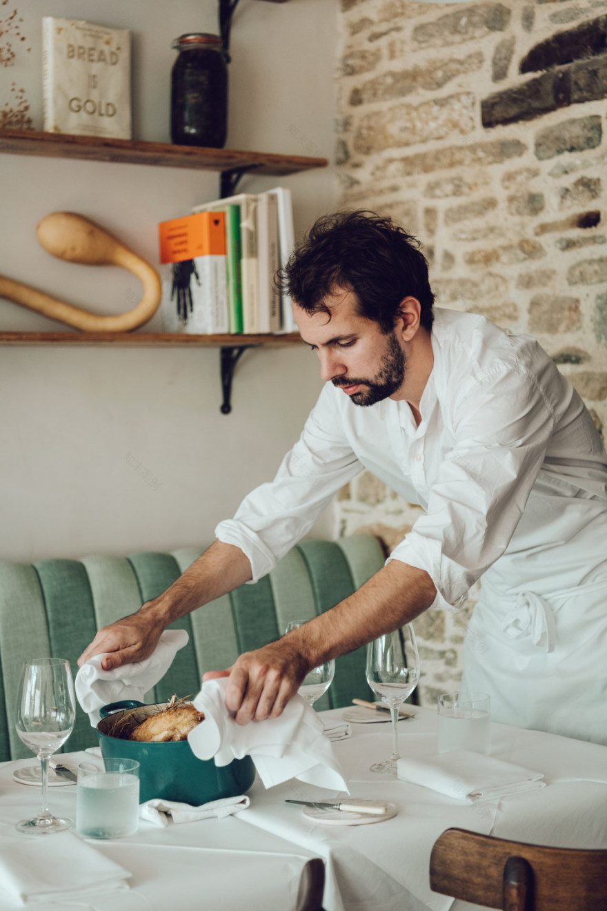 美食与空间抽象之美的完美结合-28