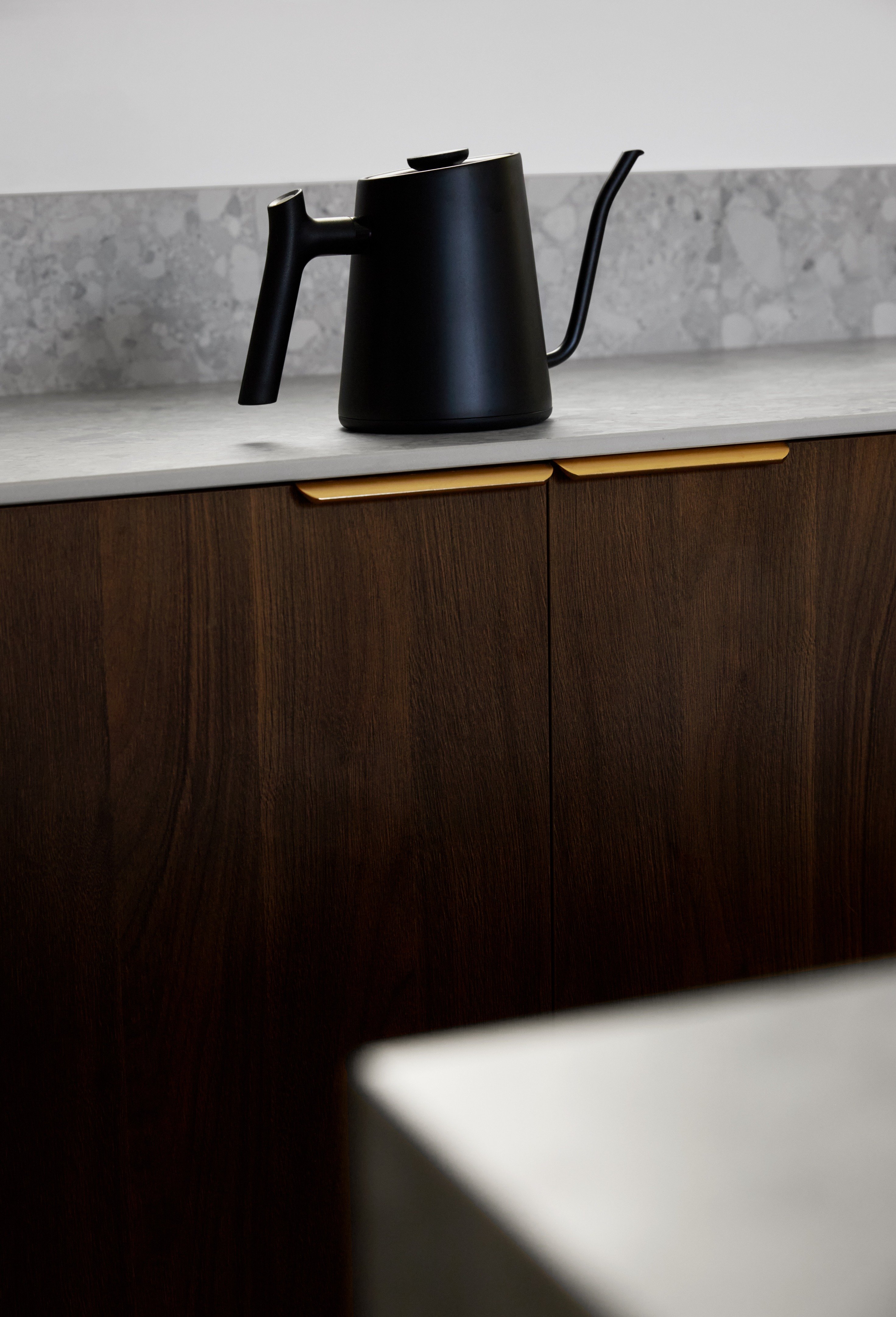 色彩鲜明的现代改造 · 巴西黄房子-15