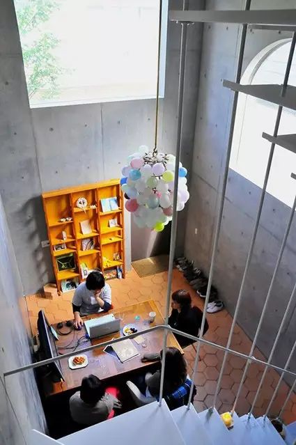 这对建筑师夫妇相知相爱30年，为蜗居族设计了40多栋体面的小房子-152