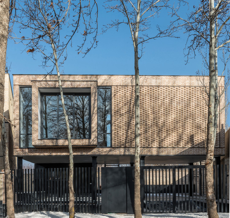 伊朗纳坦兹郊区简约别墅设计-2