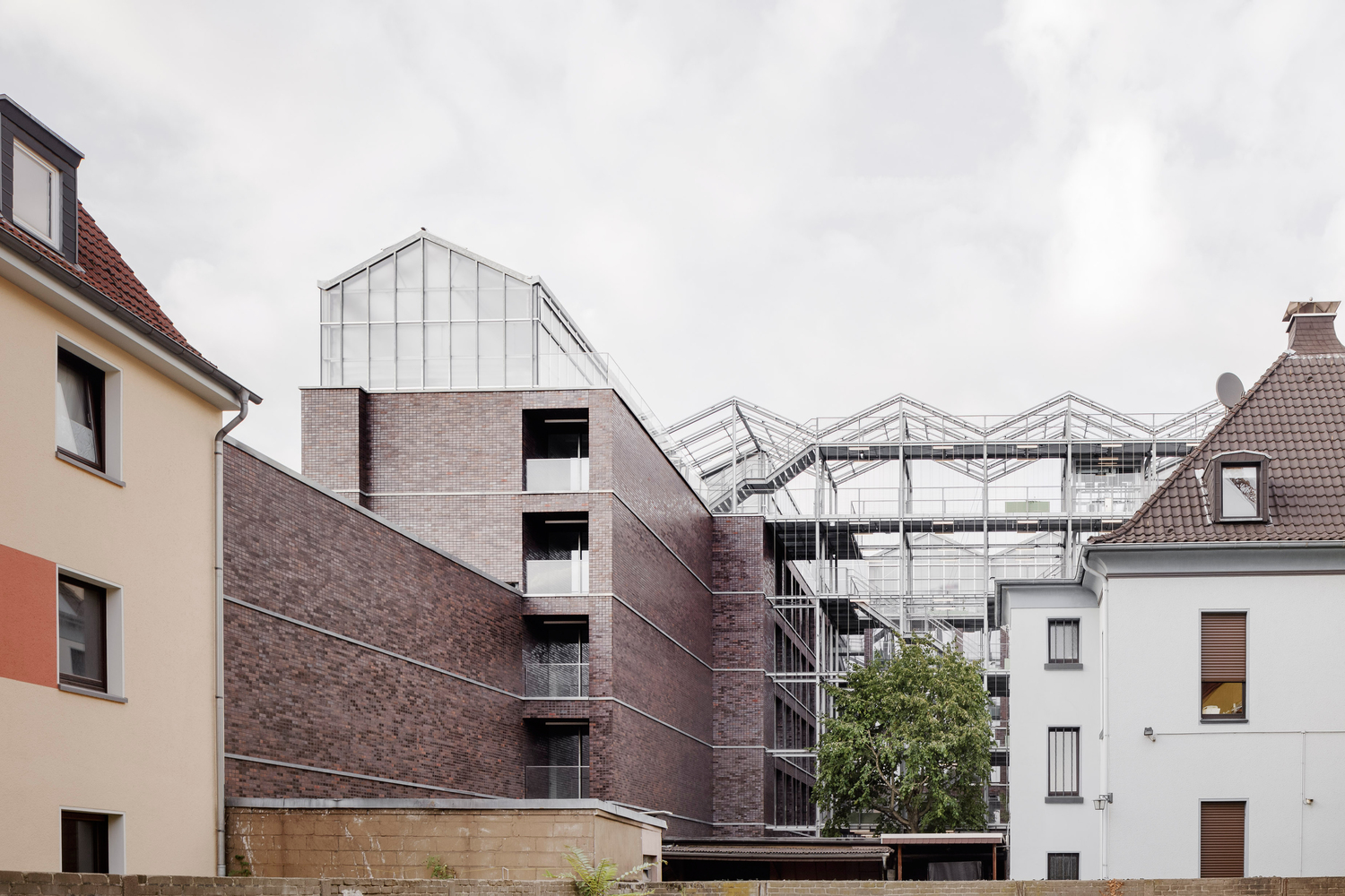 绿意盎然 · 德国 Oberhausen 行政大楼与屋顶温室-19