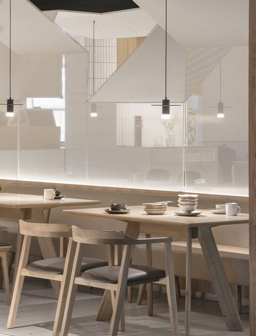 Goose Hut Home Bistro / Golucci Interior Architects-45