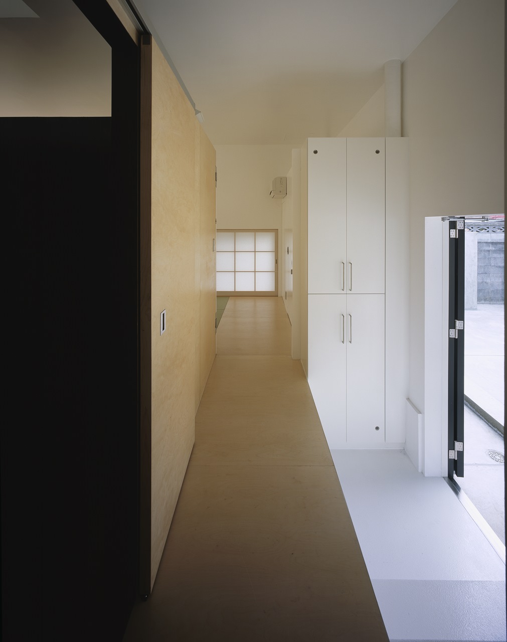 青い家（Blue house）丨日本大分丨塩塚隆生アトリエ（意匠）,大賀成典（構造）,河野設備設計室（設備）-13