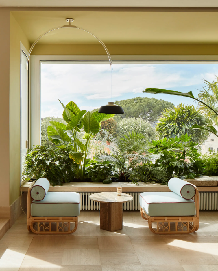 罗马的浅色调粉绿公寓丨意大利罗马-9