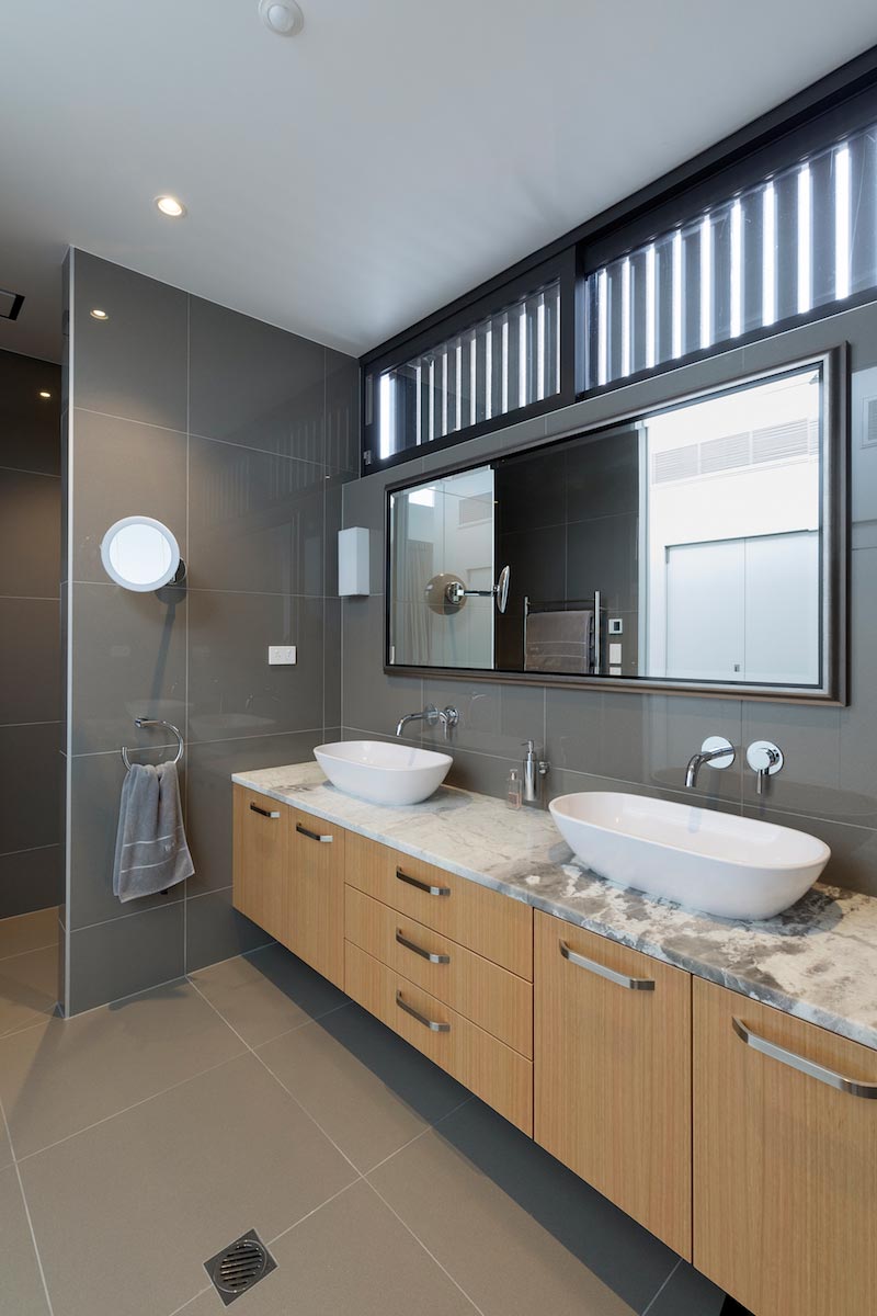 Lakes Edge light, airy holiday home by ChowHill Architects   CAANdesign  Architecture and home design blog-21