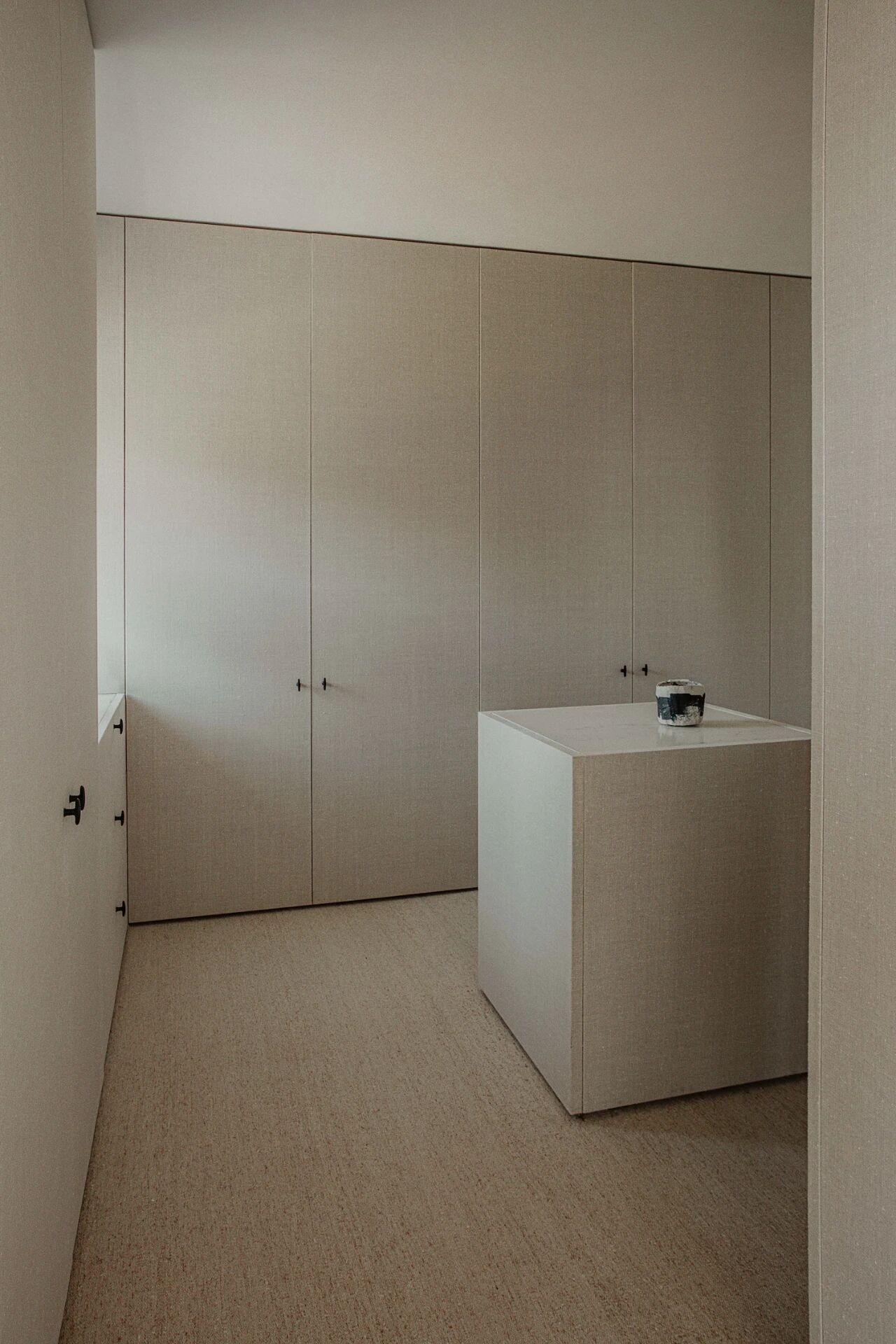 比利时极简的高阶逻辑 Nicolas Schuybroek_20260223-28