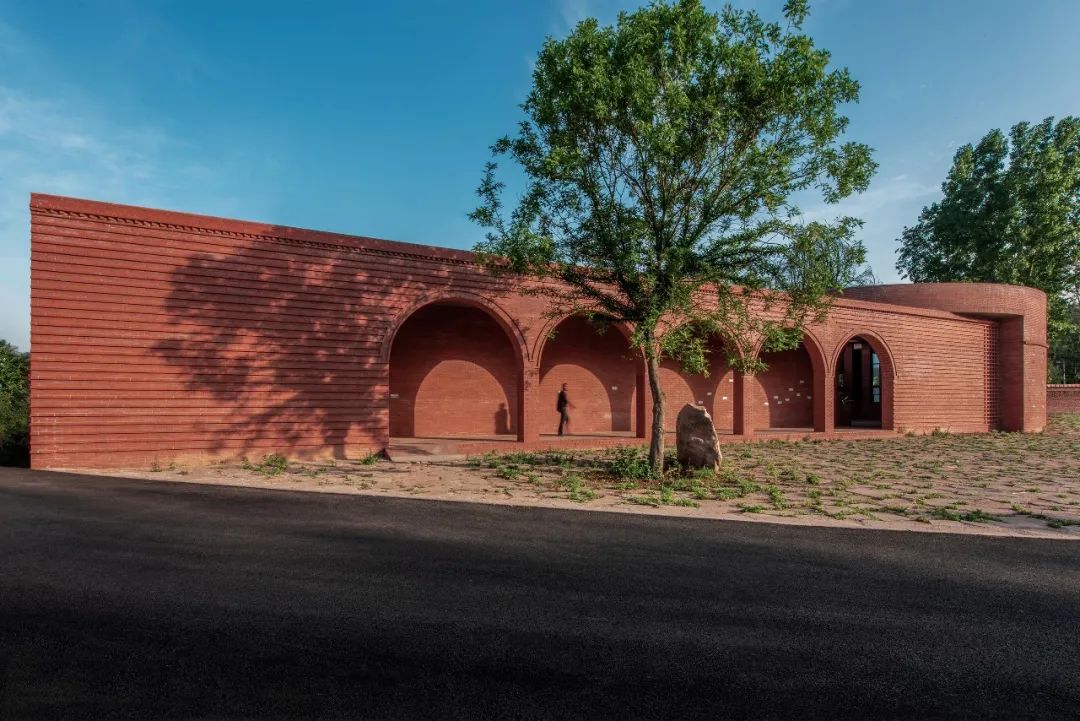 李子沟村的红砖自然礼堂-44