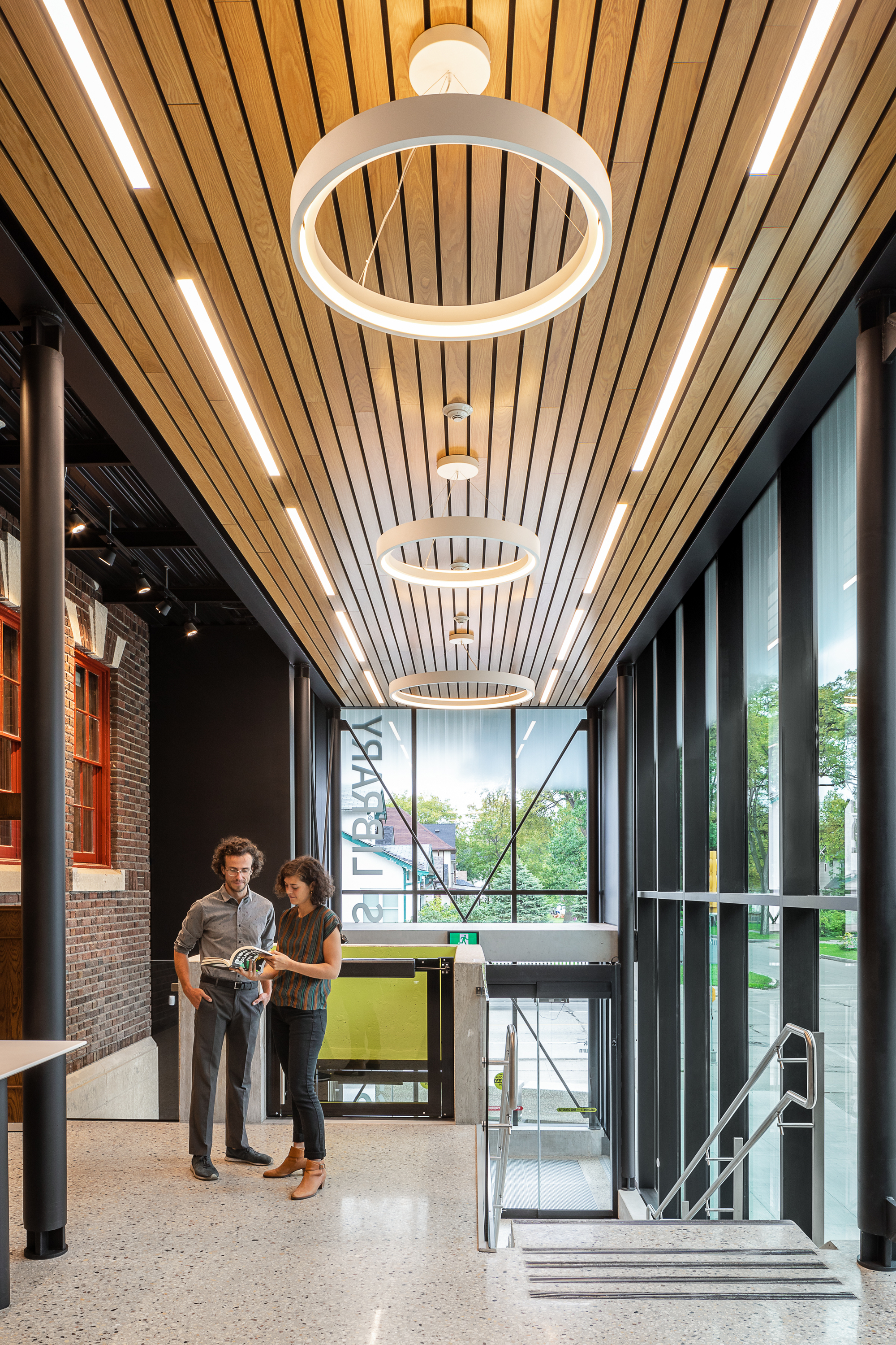 温尼伯 St. John’s 图书馆 | 历史与社区的完美融合-5