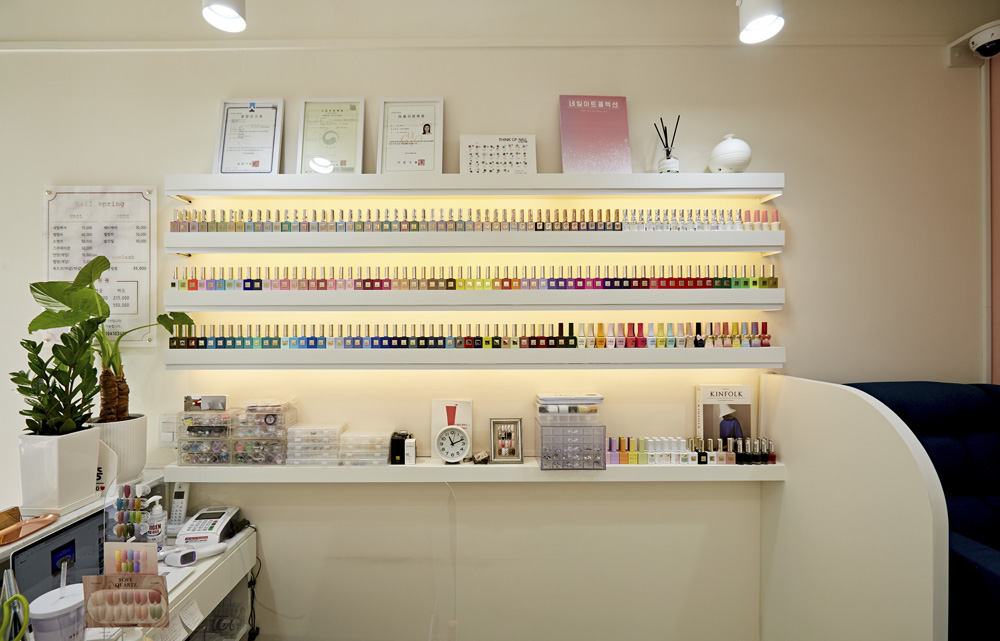 粉色梦幻 | 尼尔斯·斯普林格的室内设计神作-5