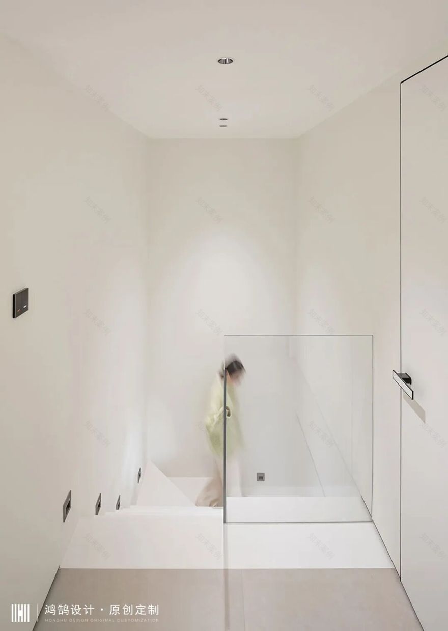 160㎡轻盈体量化空间,穿插设计手法,极致的简约-0