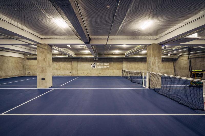 90 平米石墙打造复古风双打网球场地-4