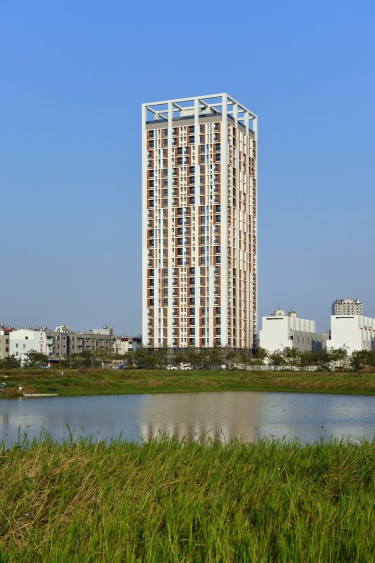 洗鍊建築表層下所蘊涵的古典況味—凌波揚水岸集合住宅高層建築的延伸閱讀 - WEHOUSE-2