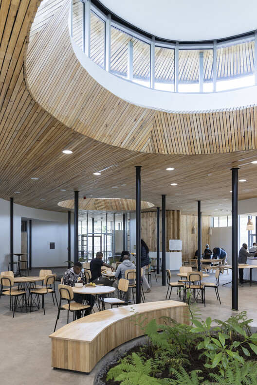 艾伦·狄珍妮大猩猩基金校园丨卢旺达丨MASS Design Group-23