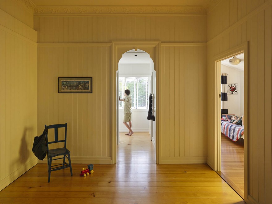 Queenslander House Upgraded to Accommodate a Growing Family-17