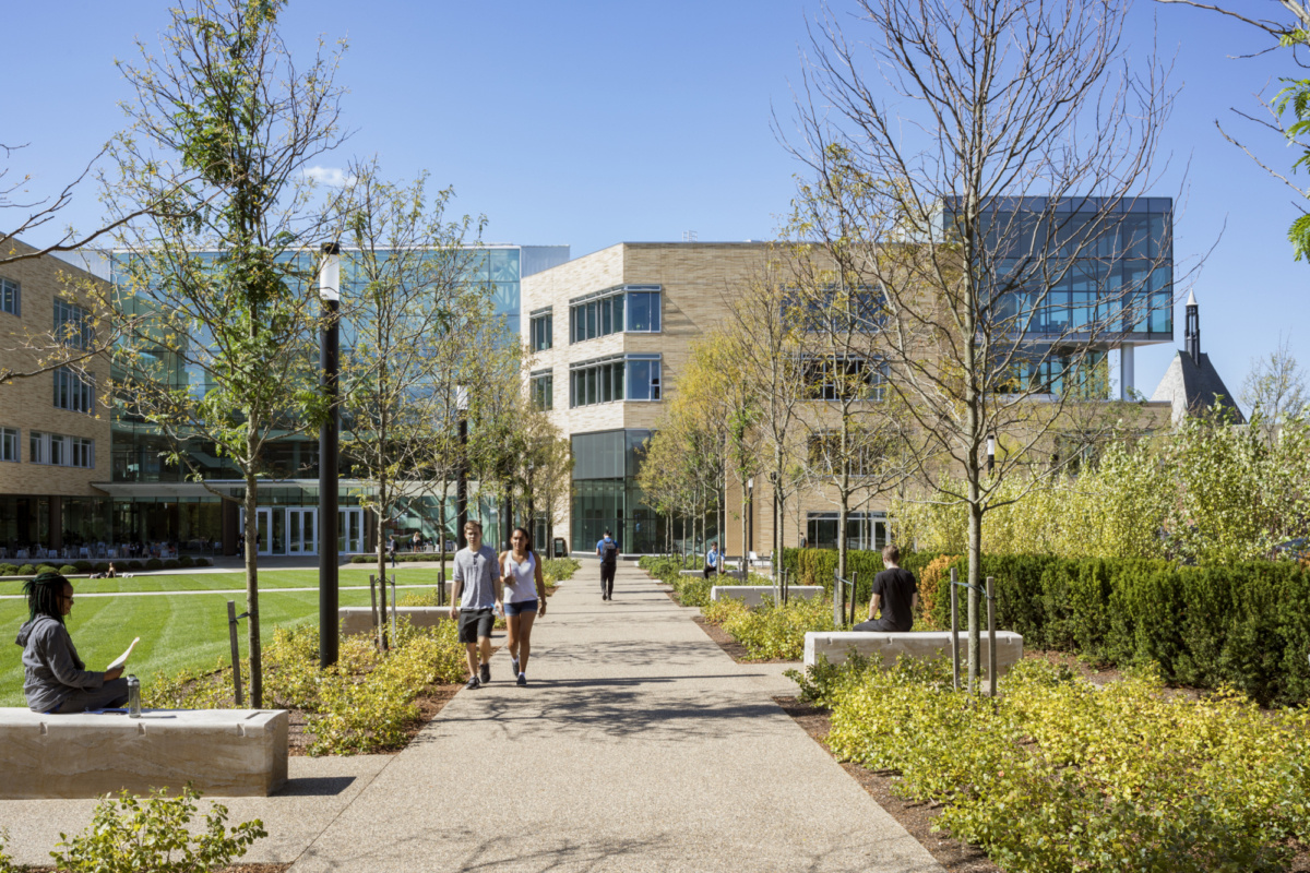 摩尔鲁布尤德尔与文艺复兴 3 建筑师共同打造卡内基梅隆大学商学院大卫·A·特普 quadrangle-12