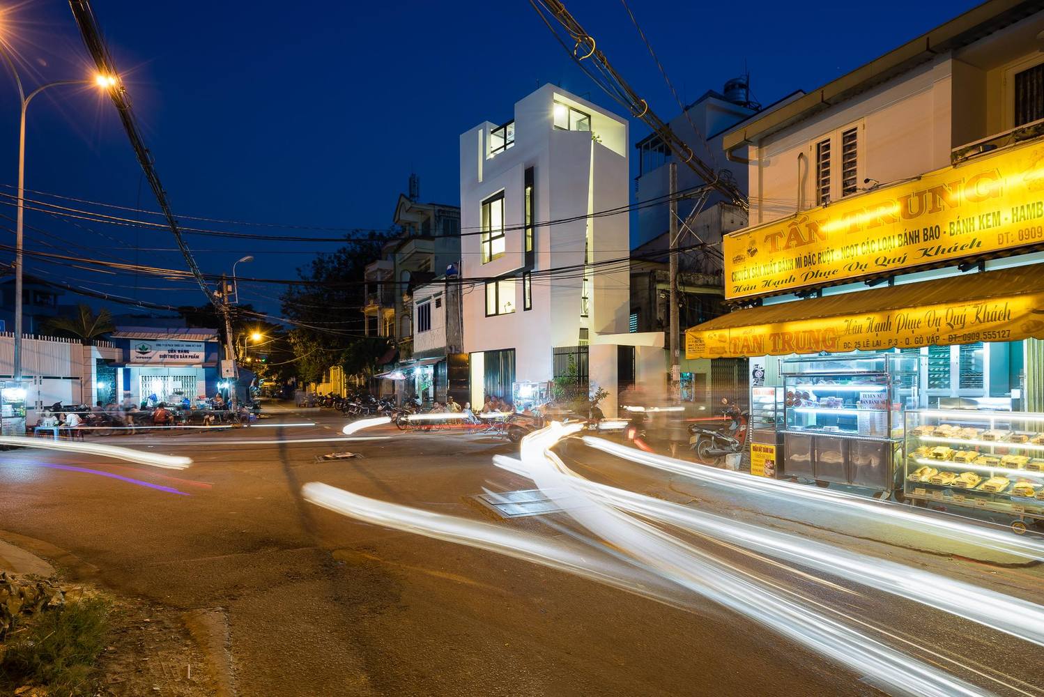 越南纸房子 | 城市拥挤空间的创意逃离-32