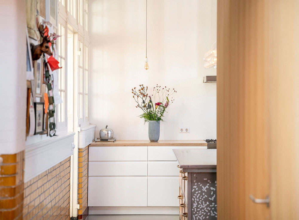 历史学校建筑改造的明亮工业风格荷兰阁楼-14