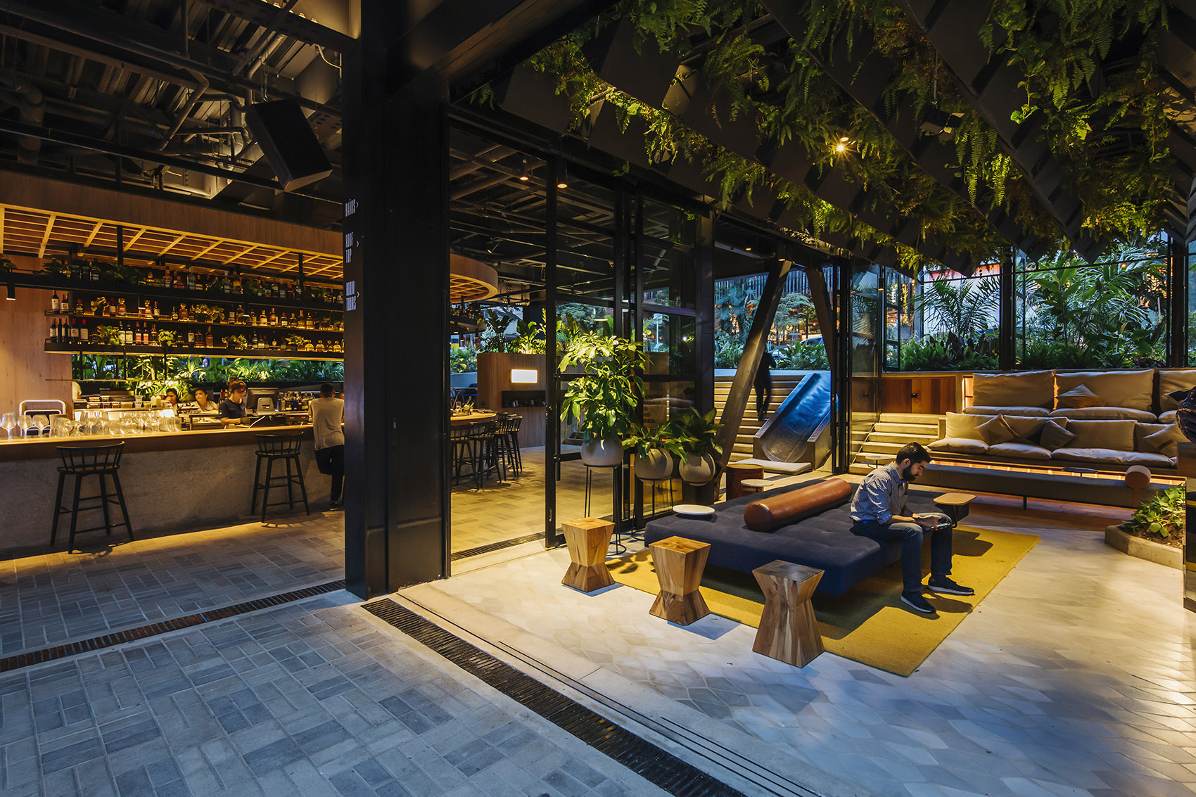 麦德林Click Clack酒店,哥伦比亚 / Plan:B Arquitectos-25