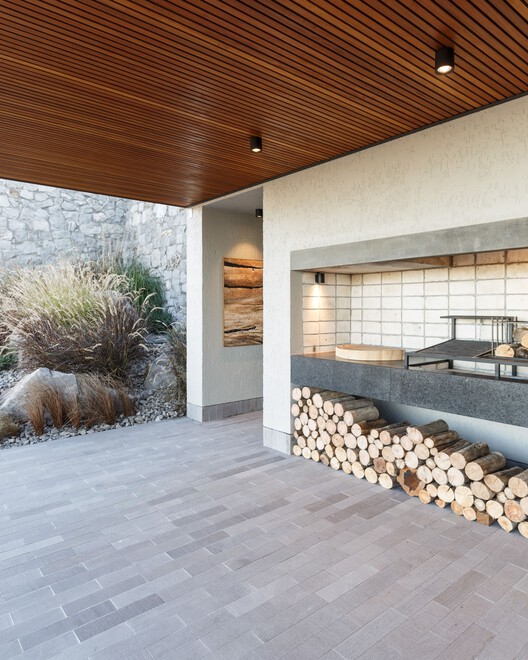 Roccia Residential Condominium | 石墙与自然共生的巴西生态住宅-36