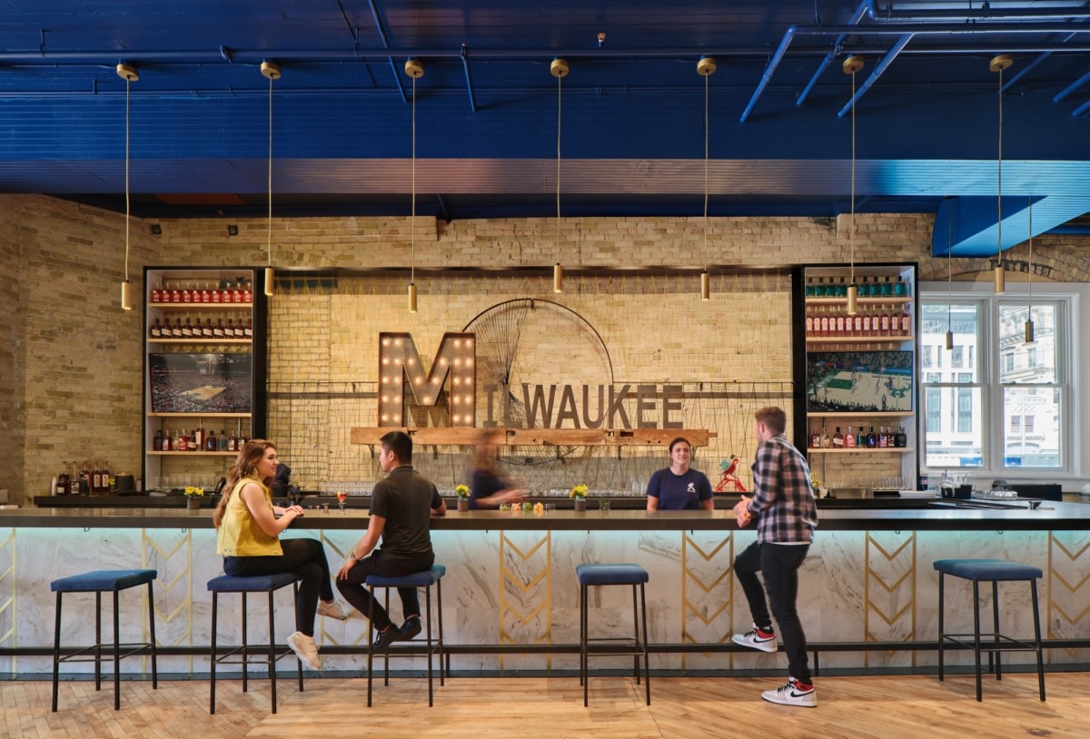 Milwaukee 百年建筑翻新,HGA 打造 Central Standard Craft Distillery Crafthouse & Kitchen-16