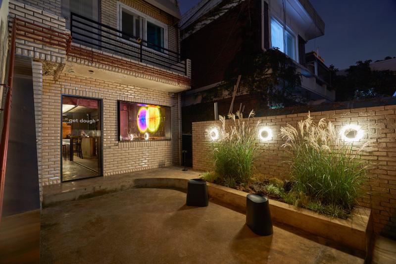 27 平米美食店，照明设计点亮空间-15