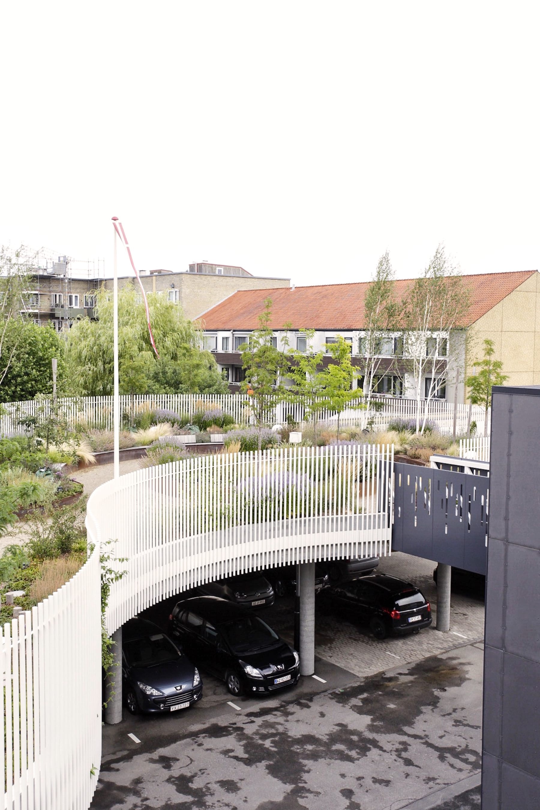 丹麦腓特列斯贝,感官体验治疗屋顶花园-41