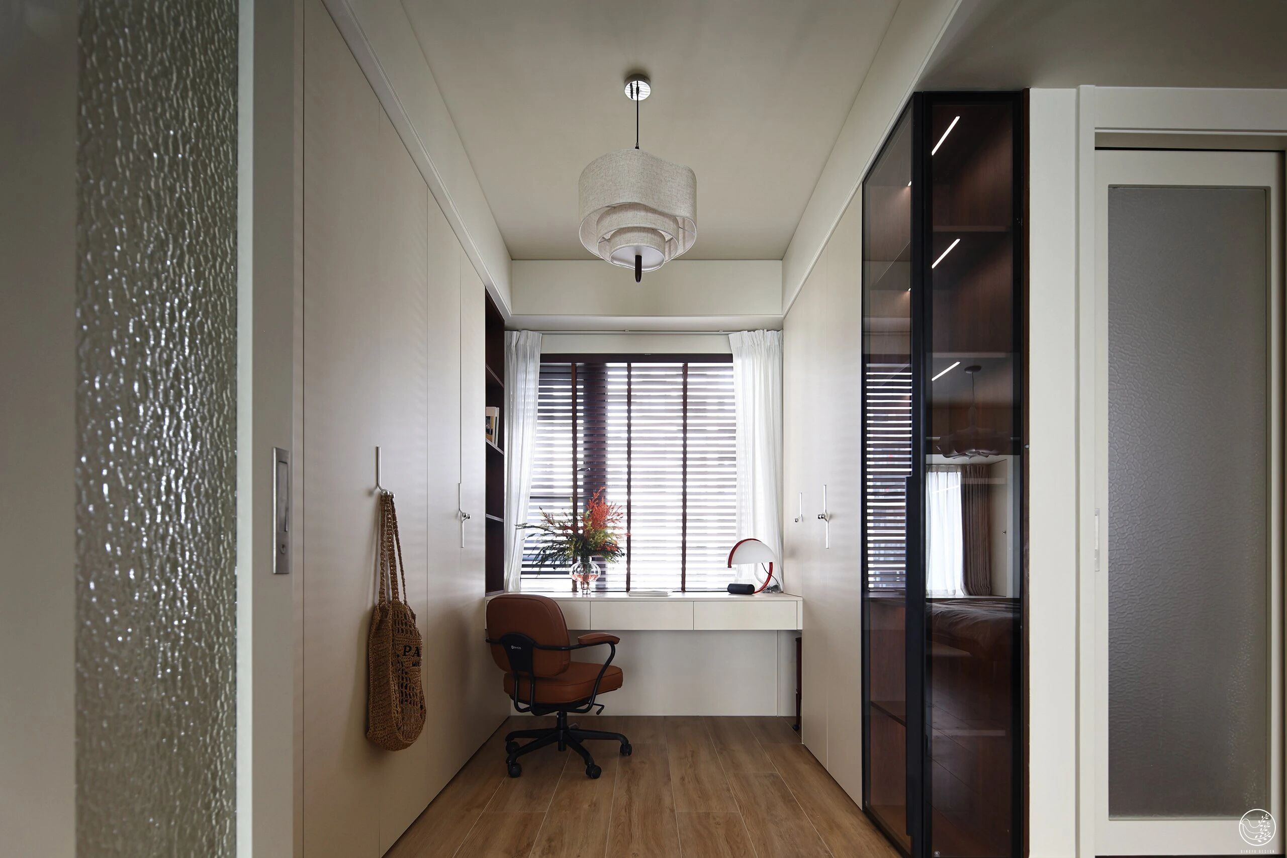 复古且时髦，在松弛与精致之间游刃有余-53