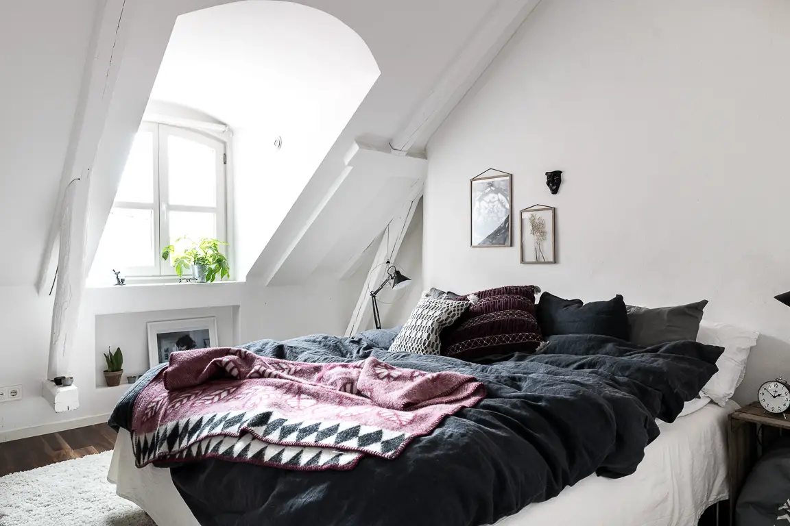 瑞典独特公寓，玻璃 mezzanine 引领设计新潮流-12