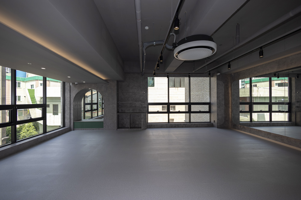 现代工业风 | 26 平小空间的极致利用-6