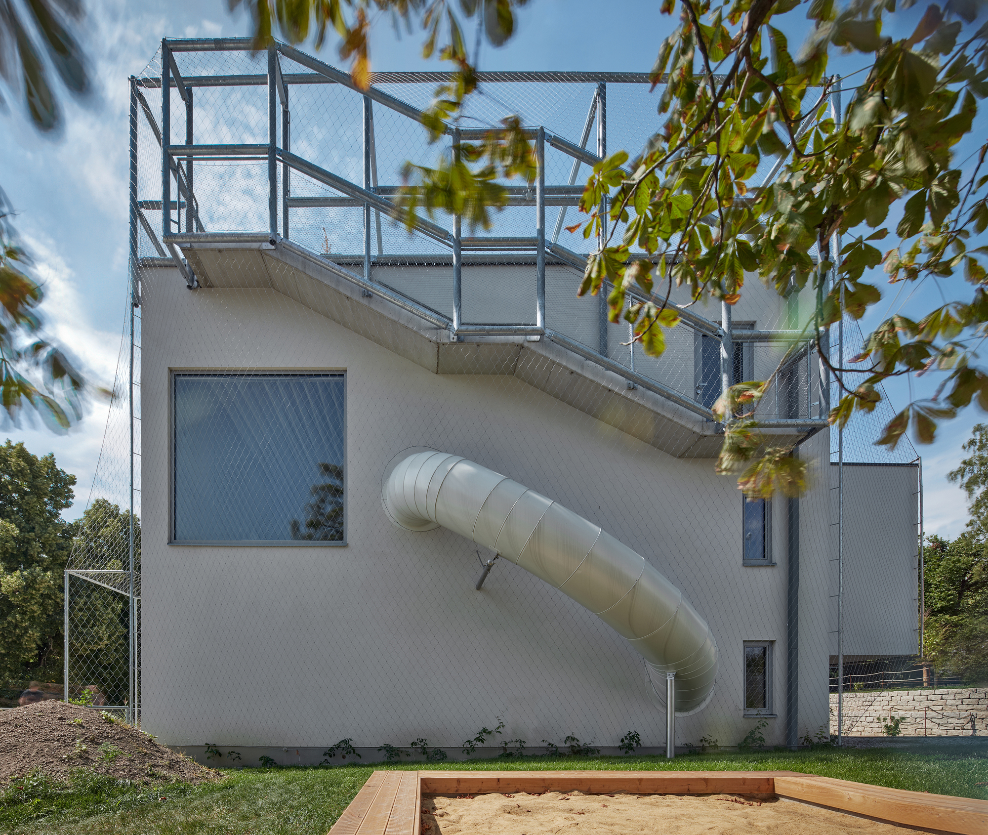 Montessori Kindergarten Jablonec nad Nisou / Mjölk architekti + Projektovy atelier David-39