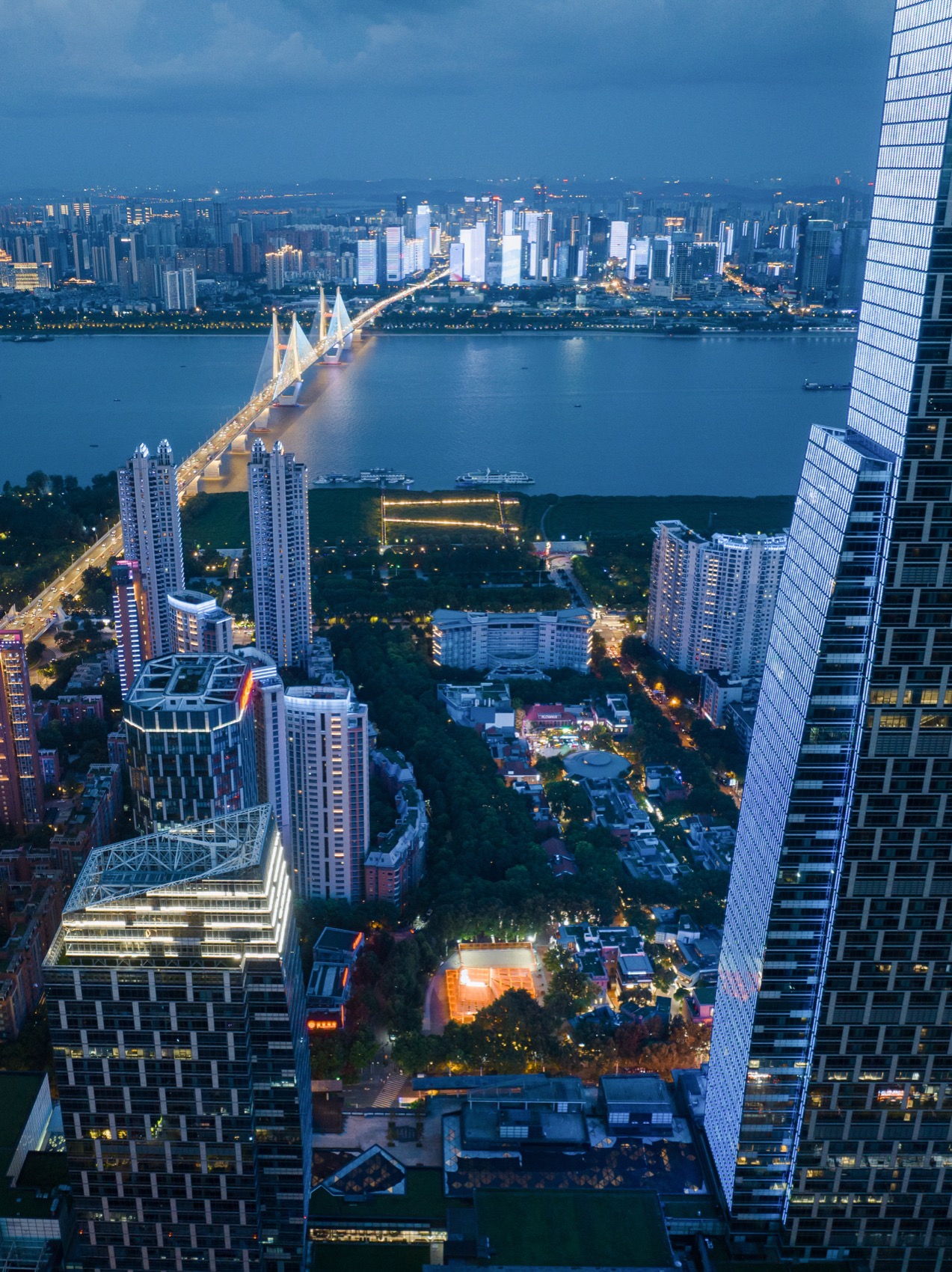 武汉天地“DIVE IN SUMMER 潮涌派对”丨中国武汉丨UAO 瑞拓设计-155