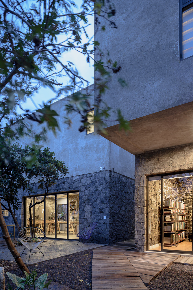 墨西哥百年家族土地上的创意住宅-34