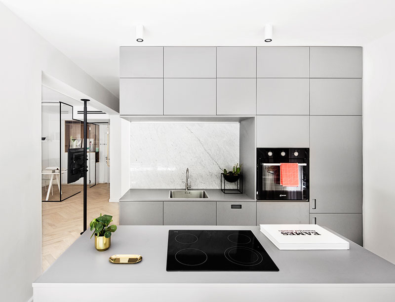 以色列玻璃立方体公寓，创新设计打造独立办公空间-5