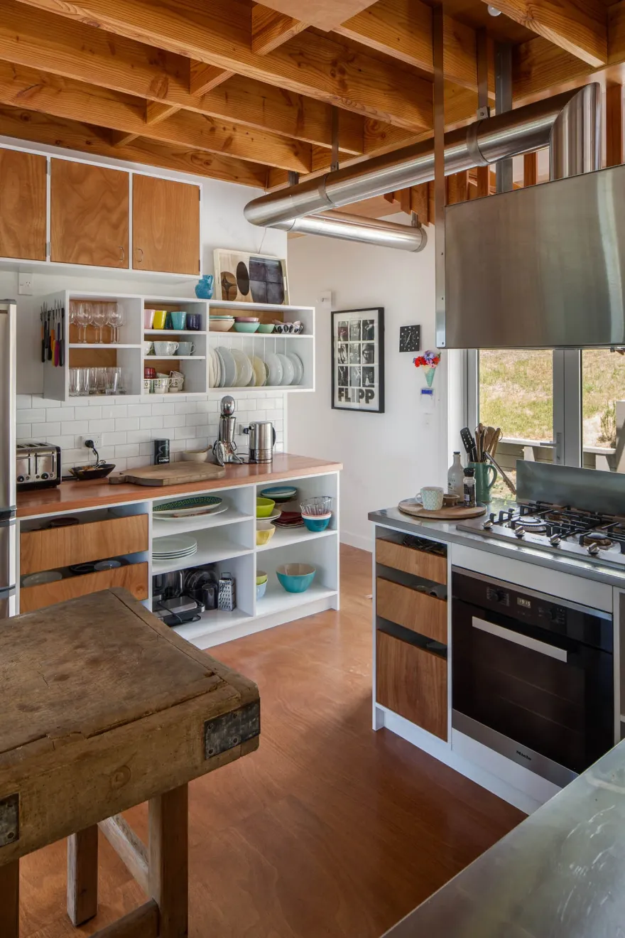 由于Mangakuri Bach可能是特定的人名、地名或其他具有特殊内涵的名称,在没有更多背景信息的情况下难以确知准确含义,但按音译可译为:曼加库里·巴赫丨古巴丨Parsonson Architects Ltd.-16