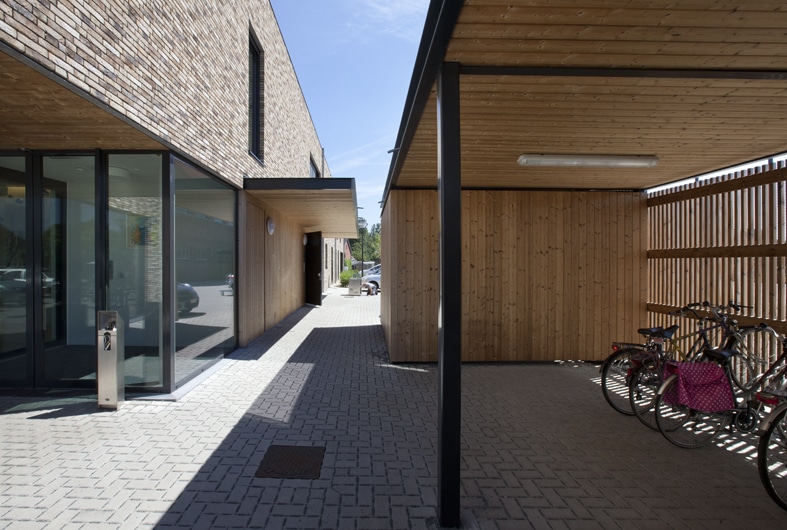 村庄场地

注：’t dorpveld是荷兰语，dorp有村庄的意思，veld指场地、旷野等，结合起来常见的理解是村庄场地 不过具体含义还需要结合上下文语境来确定 丨比利时-12