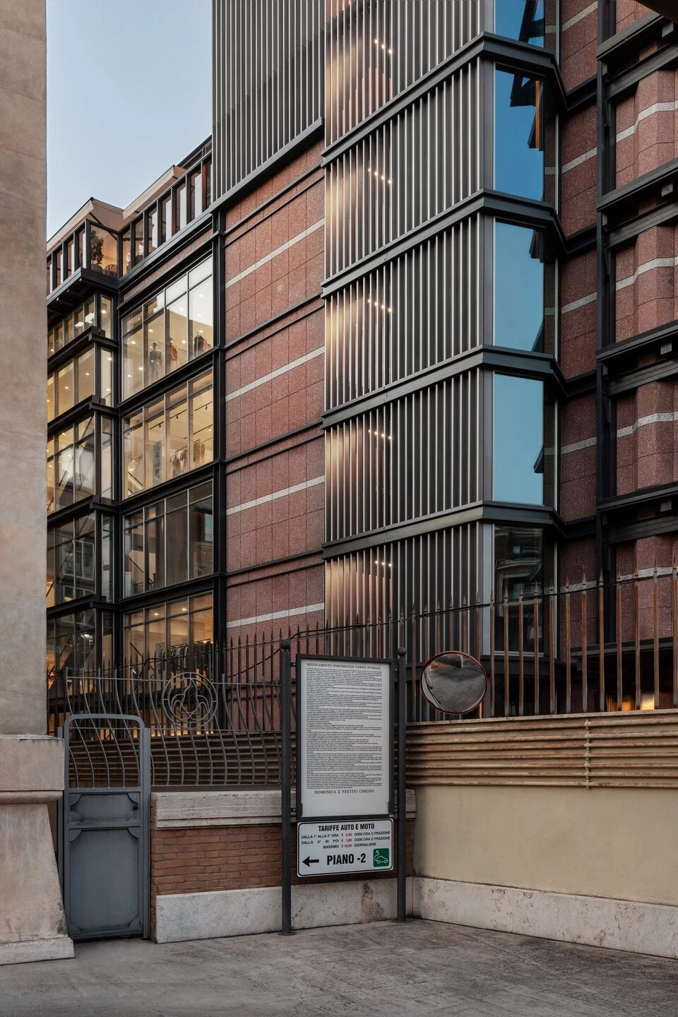 菲乌梅广场的文艺复兴百货丨意大利罗马丨2050+-27