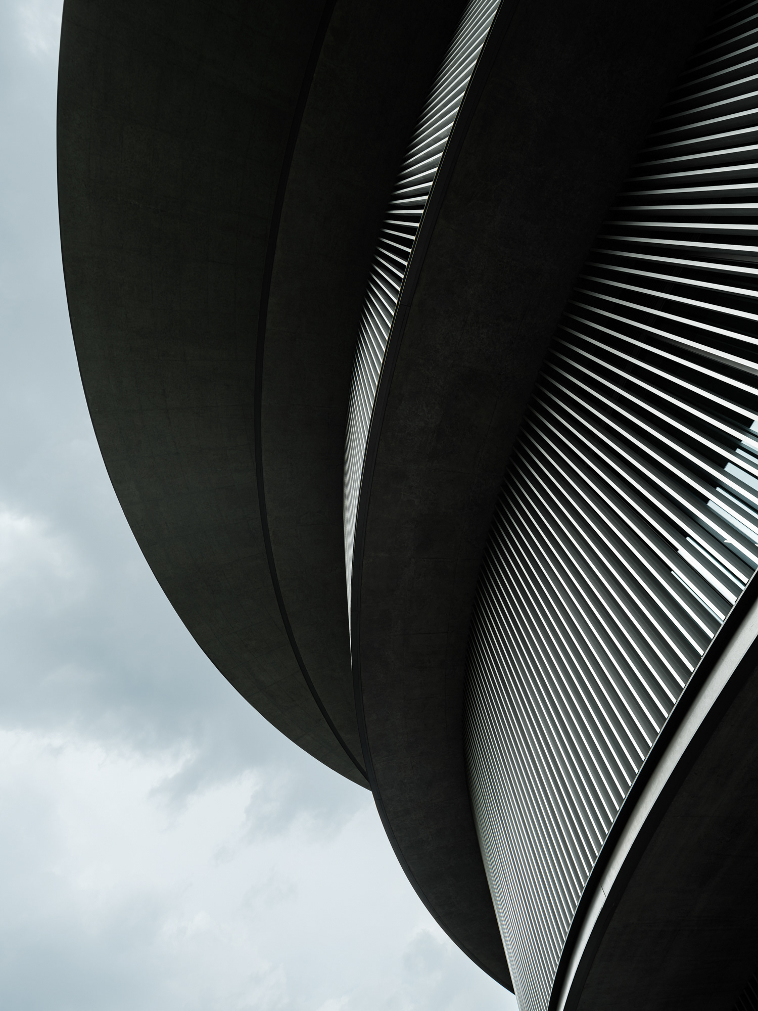 He Art Museum (HEM) | Atmospheric column-7