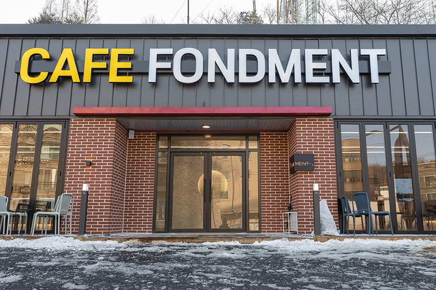 白色调的极简咖啡厅 | 60 平米的精致设计-19