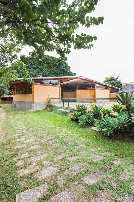 巴西 Ecoara Waldorf School 有机建筑营造温馨学习环境-31