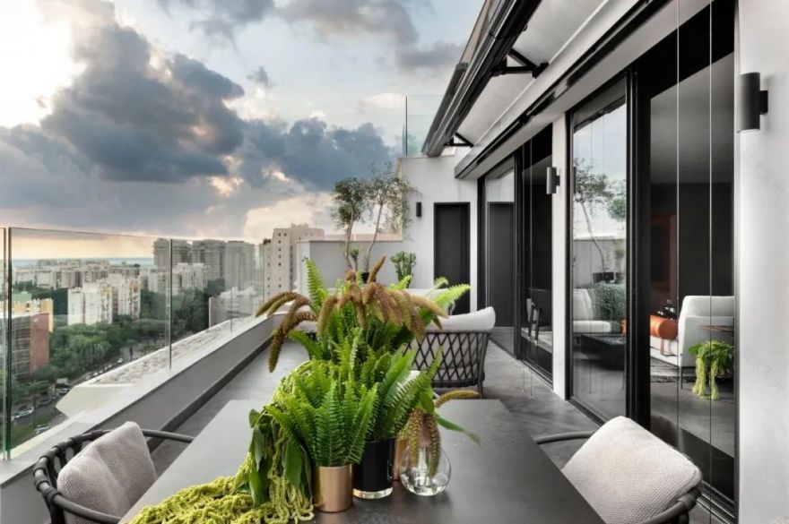 特拉维夫顶层住宅,黑白色调的时尚空间-46